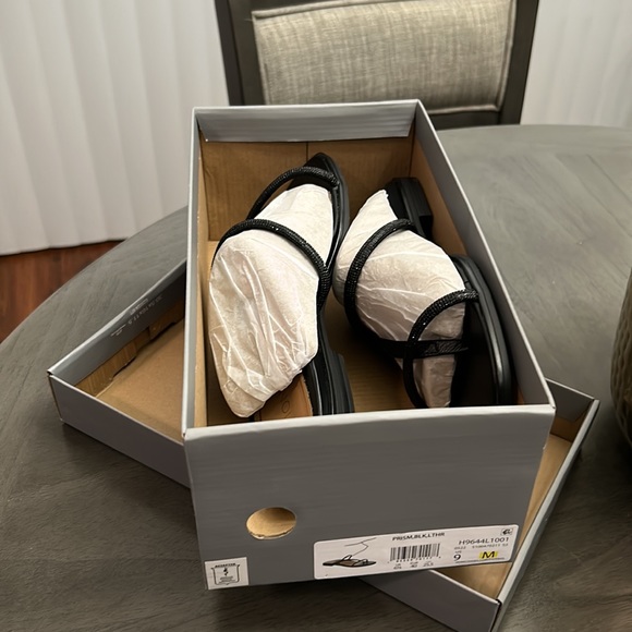 VIONIC Prism Sandal - Picture 2 of 15